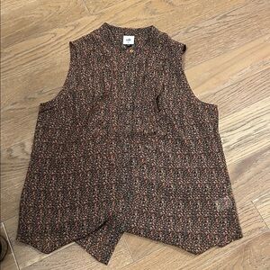 Cabi  size medium sleeveless printed blouse